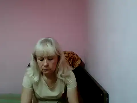 Snapshot of sakura_blonde chatting on March 1, 2:44 pm sakura blonde online show from March 1, 2:44 pm