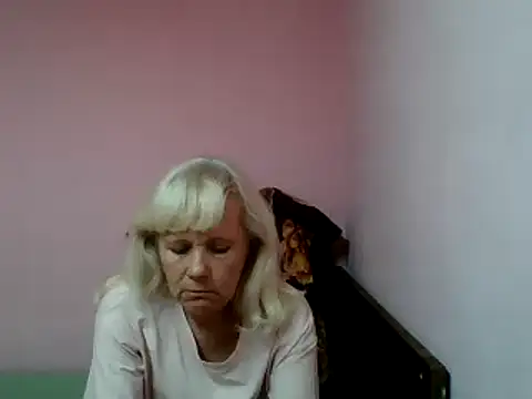 Snapshot of sakura_blonde chatting on March 5, 10:55 am sakura blonde online show from March 5, 10:55 am