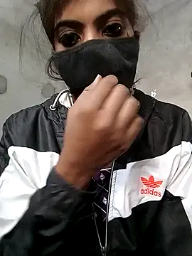 Snapshot of Janvi-90 chatting on December 23, 2:13 am Janvi-90 online show from December 23, 2:13 am