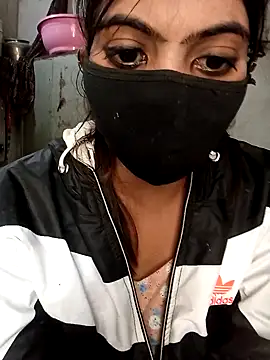 Snapshot of Janvi-90 chatting on December 24, 7:39 am Janvi-90 online show from December 24, 7:39 am