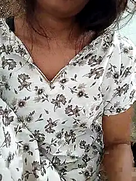 Snapshot of Janvi-90 chatting on September 13, 2:44 am Janvi-90 online show from September 13, 2:44 am