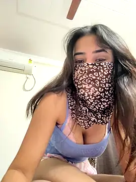 Snapshot of Kirti_Mittal chatting on November 17, 11:27 am Kirti Mittal online show from November 17, 11:27 am