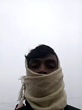 Snapshot of Suraj223kumar chatting on January 16, 1:37 am Suraj223kumar online show from January 16, 1:37 am