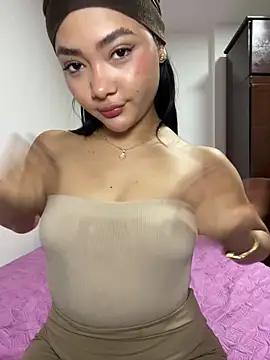 Snapshot of Just_valen chatting on March 11, 8:53 am Just valen online show from March 11, 8:53 am