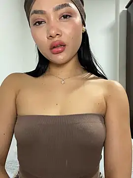 Snapshot of Just_valen chatting on March 23, 8:29 am Just valen online show from March 23, 8:29 am