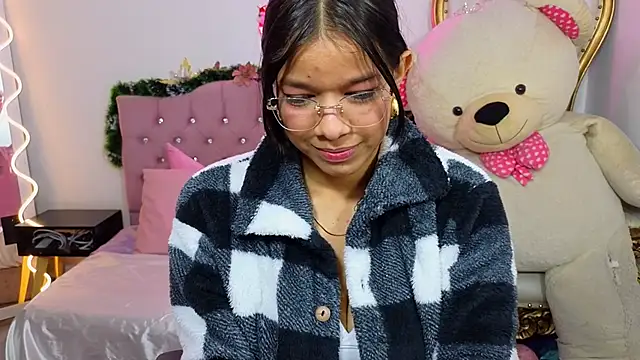 Emilly tay online show from January 3, 2:54 am