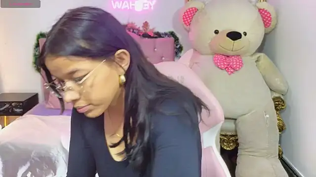 Emilly tay online show from January 4, 11:43 am