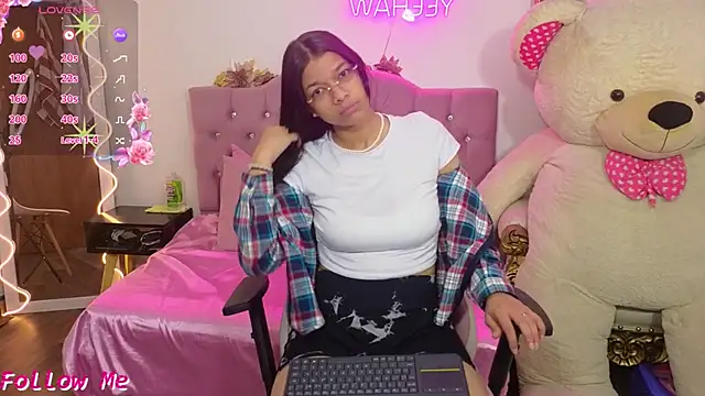 Emilly tay online show from January 15, 12:04 pm