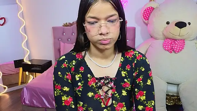 Emilly tay online show from January 23, 11:26 am