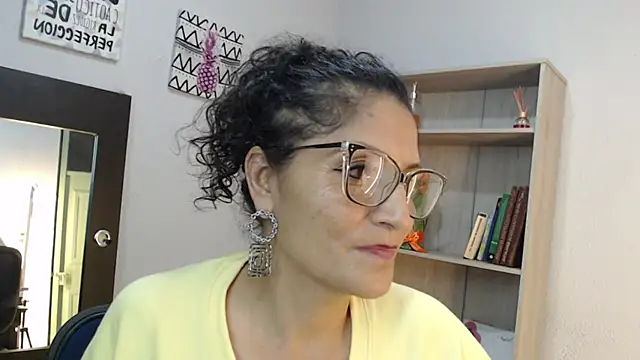 arianna ros3 online show from January 2, 1:27 am
