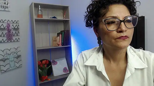 arianna ros3 online show from January 11, 7:05 pm