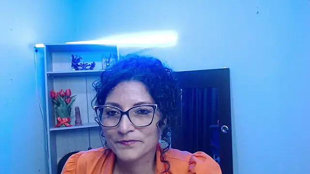 arianna ros3 online show from February 3, 7:10 pm
