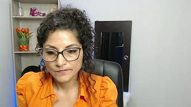 arianna ros3 online show from February 7, 9:15 pm