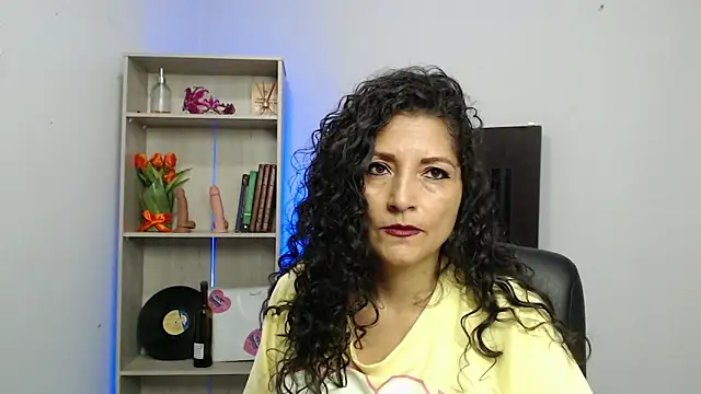 arianna ros3 online show from February 8, 3:31 pm