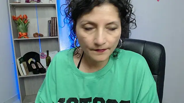 arianna ros3 online show from March 4, 6:50 pm