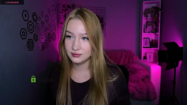 playful sophie online show from November 17, 8:03 pm