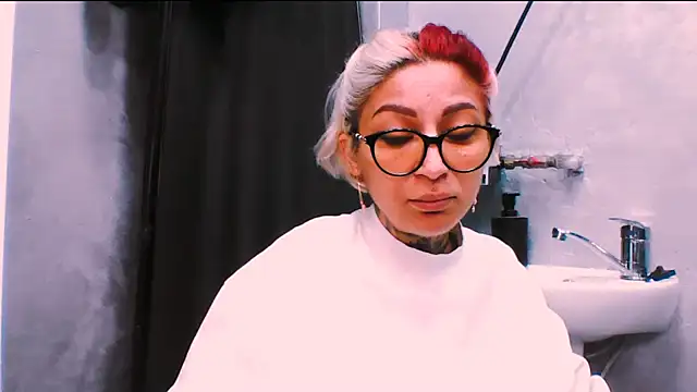 Snapshot of Lucky_Deniz chatting on November 23, 10:04 am Lucky Deniz online show from November 23, 10:04 am