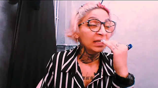 Snapshot of Lucky_Deniz chatting on November 26, 8:59 am Lucky Deniz online show from November 26, 8:59 am