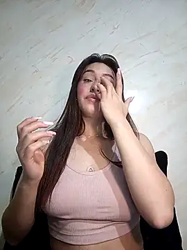 Snapshot of eriika_deep_ chatting on April 12, 2:16 am eriika deep online show from April 12, 2:16 am