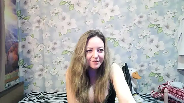 KattyLuuu online show from October 31, 9:05 pm