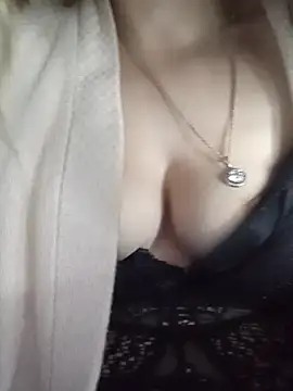 Snapshot of KattyLuuu chatting on June 27, 8:47 pm KattyLuuu online show from June 27, 8:47 pm