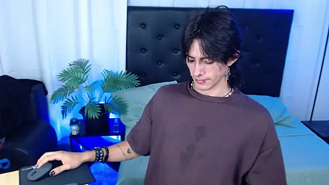 andreey50 online show from November 22, 1:43 pm