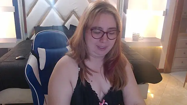 chloe prg online show from August 4, 2:37 am