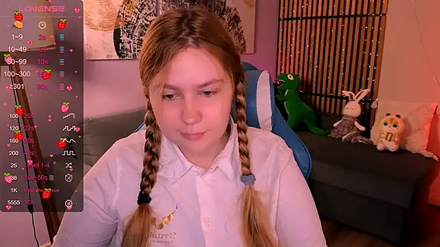 Ellie Wellie online show from September 19, 8:20 pm