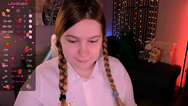 Ellie Wellie online show from September 21, 8:21 pm