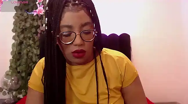 Snapshot of AmyBriiggs chatting on February 1, 4:35 am AmyBriiggs online show from February 1, 4:35 am