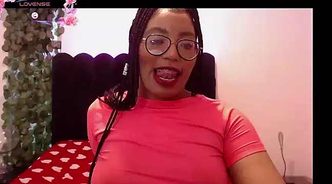 Snapshot of AmyBriiggs chatting on February 7, 11:34 am AmyBriiggs online show from February 7, 11:34 am