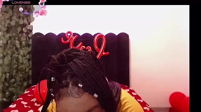 Snapshot of AmyBriiggs chatting on February 15, 5:19 am AmyBriiggs online show from February 15, 5:19 am