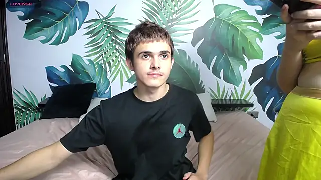 Snapshot of Gurvinder_1 chatting on February 24, 6:36 pm Gurvinder 1 online show from February 24, 6:36 pm