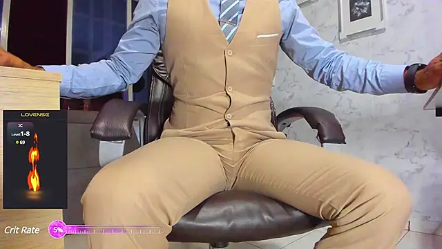 Hideintheoffice online show from March 5, 1:21 am