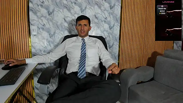 Hideintheoffice online show from September 11, 2:44 am