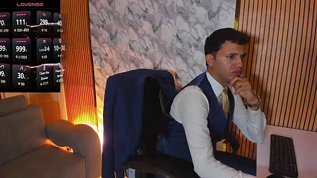 Hideintheoffice online show from October 11, 11:47 pm