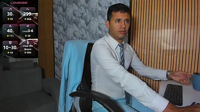 Hideintheoffice online show from December 15, 9:57 am