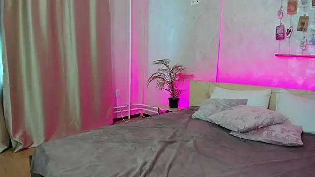 Snapshot of Cheryl__Brown chatting on February 9, 4:14 am Cheryl Brown online show from February 9, 4:14 am