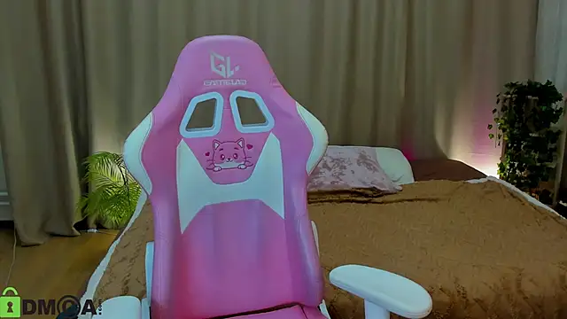 Snapshot of Cheryl__Brown chatting on September 22, 12:01 am Cheryl Brown online show from September 22, 12:01 am