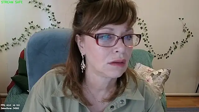 Snapshot of Miss_Moren chatting on July 26, 5:26 am Miss Moren online show from July 26, 5:26 am