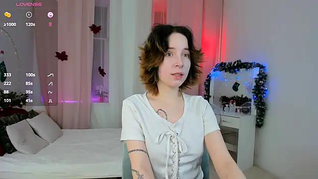 Snapshot of lilithlunna chatting on January 2, 10:11 pm lilithlunna online show from January 2, 10:11 pm