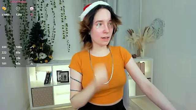 Snapshot of lilithlunna chatting on January 4, 1:42 am lilithlunna online show from January 4, 1:42 am