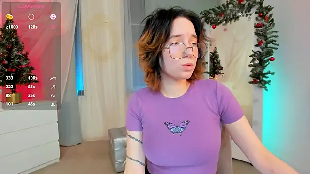 Snapshot of lilithlunna chatting on January 6, 4:36 am lilithlunna online show from January 6, 4:36 am