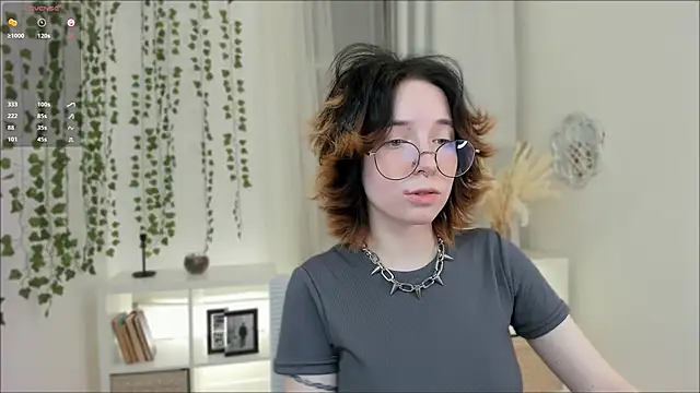 Snapshot of lilithlunna chatting on January 14, 8:48 pm lilithlunna online show from January 14, 8:48 pm