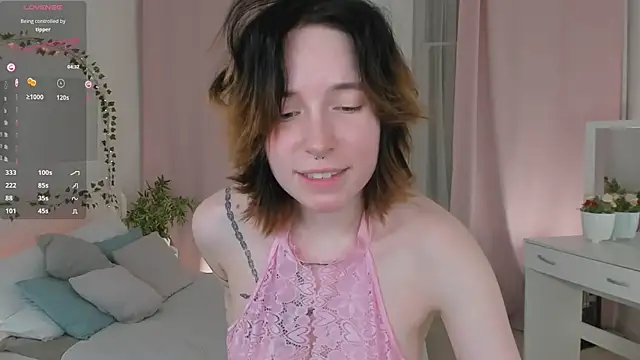 Snapshot of lilithlunna chatting on January 25, 4:56 am lilithlunna online show from January 25, 4:56 am