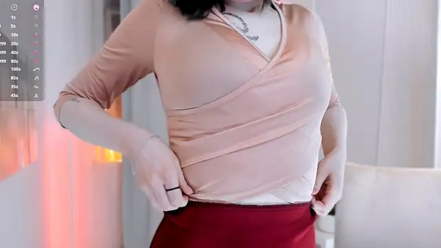 Snapshot of lilithlunna chatting on February 1, 1:12 am lilithlunna online show from February 1, 1:12 am