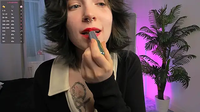 Snapshot of lilithlunna chatting on February 2, 4:59 am lilithlunna online show from February 2, 4:59 am