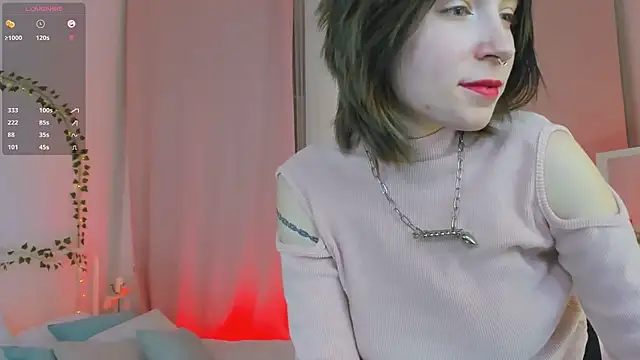 Snapshot of lilithlunna chatting on February 6, 2:00 am lilithlunna online show from February 6, 2:00 am