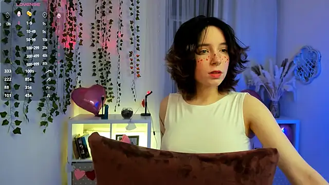 Snapshot of lilithlunna chatting on February 15, 9:59 pm lilithlunna online show from February 15, 9:59 pm