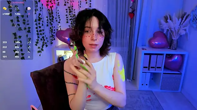 Snapshot of lilithlunna chatting on February 16, 1:03 am lilithlunna online show from February 16, 1:03 am